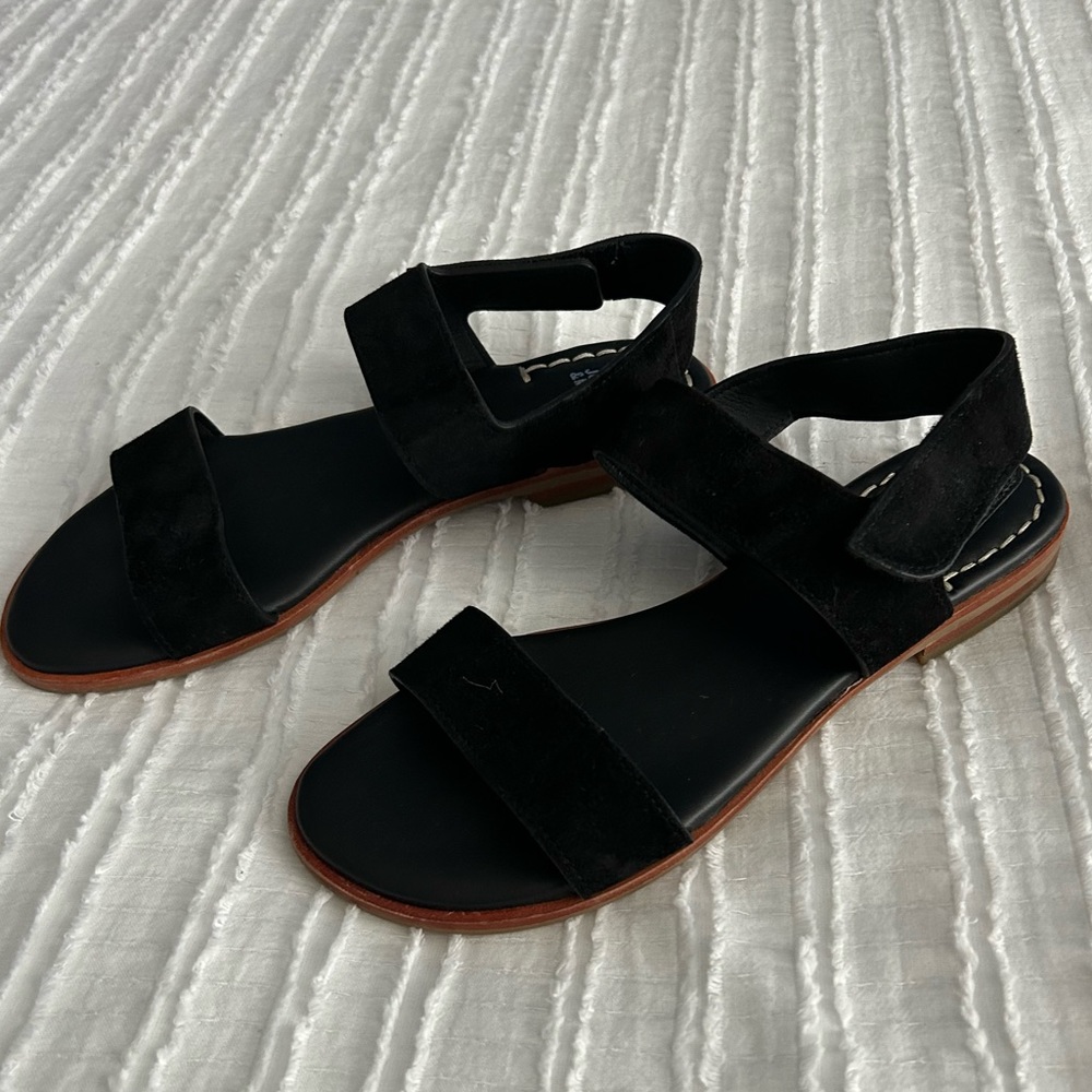 “SOLD” FREE SHORTS/“NEW” JOHNSTON & MURPHY SUEDE SANDALS